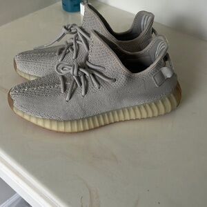 adidas Yeezy Boost 350 V2 Box